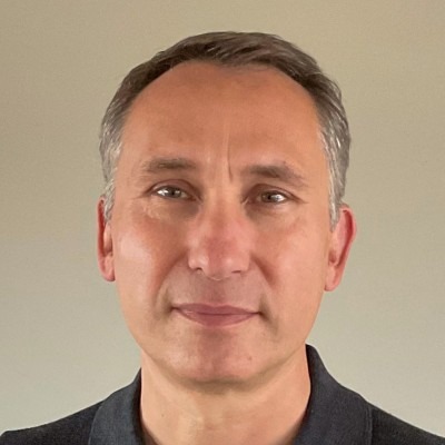 Marek, a seasoned business transformation executive, has aided several global firms in revamping their operational methods and work approaches. His expertise spans from strategy to implementation and encompasses transformation initiatives encompassing technology-driven changes, outsourcing/shared services, process enhancements, and post-merger integration.