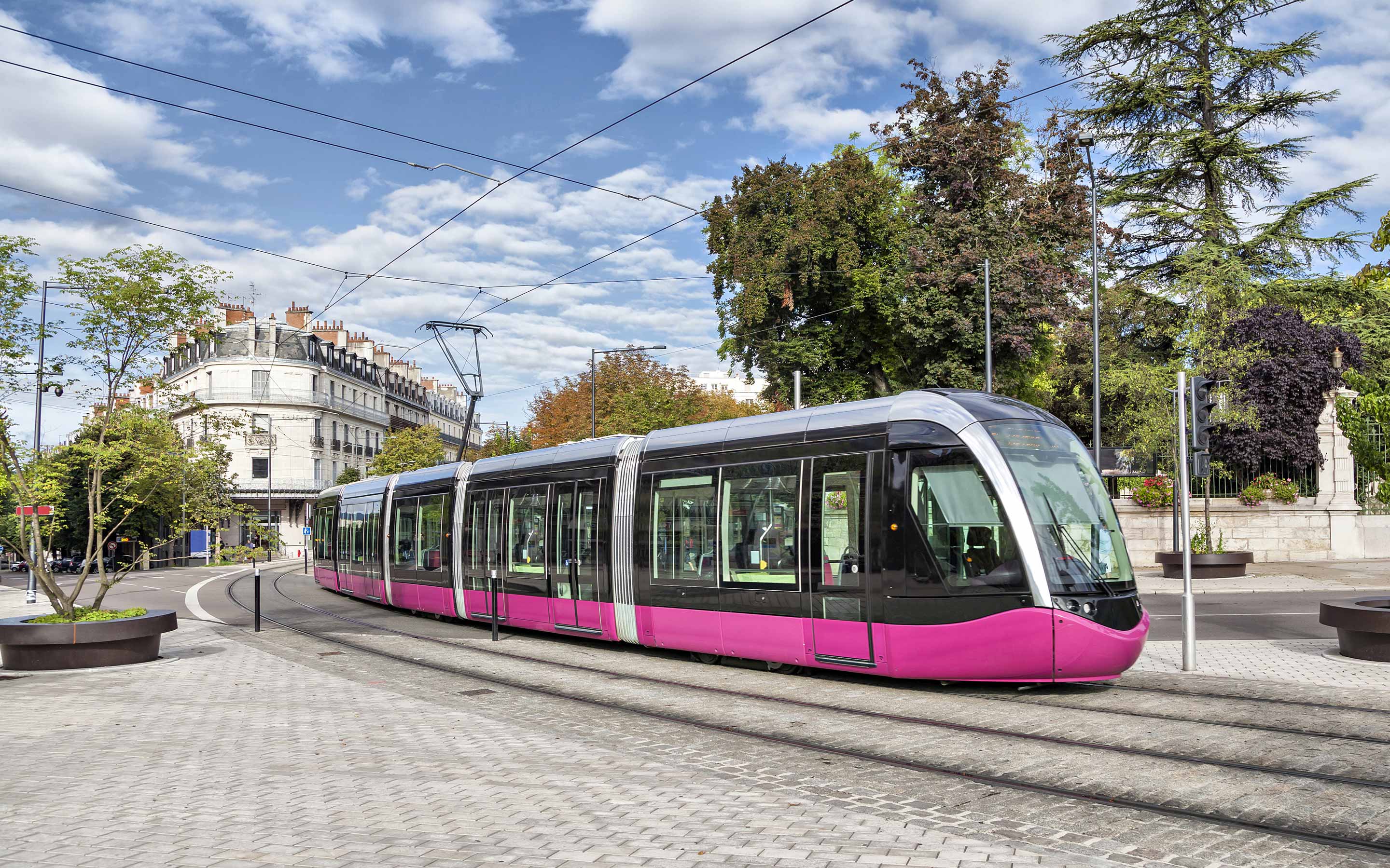 Dijon becomes a smart city supported by digital technology digital public services