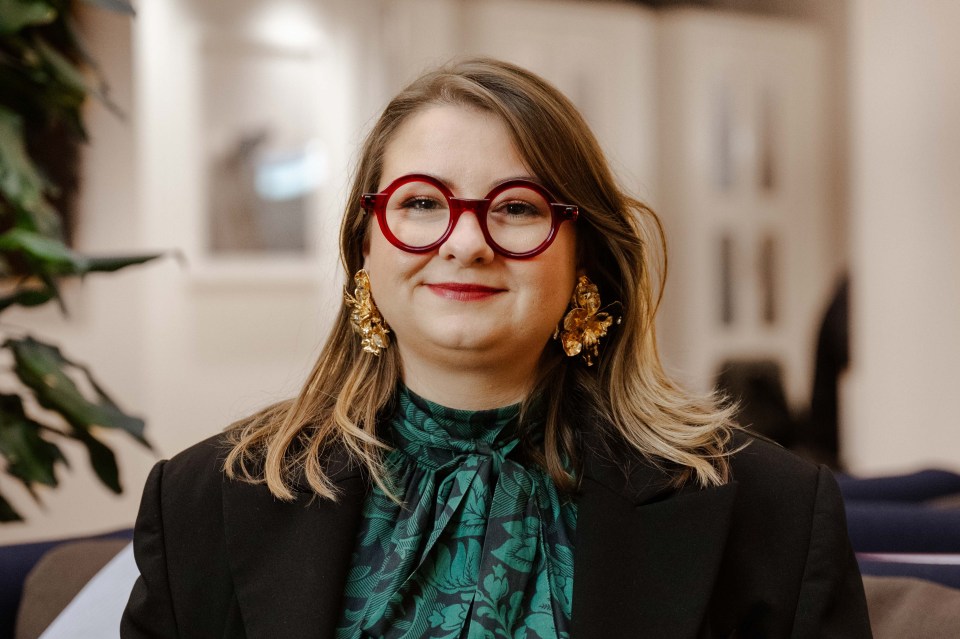 Indoor portrait of Vitalija Bartuseviciute wearing glasses, sharing three tips for those starting a career in data engineering.