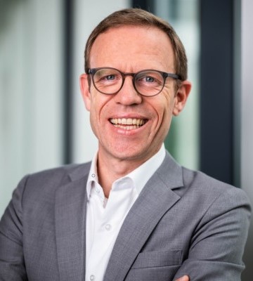 Dr. Marc Caesar – Our Expert